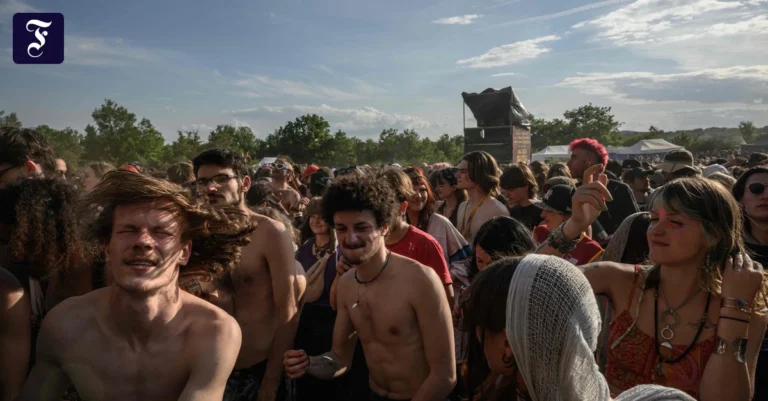 40.000 Teilnehmer auf illegalem Rave in Frankreich