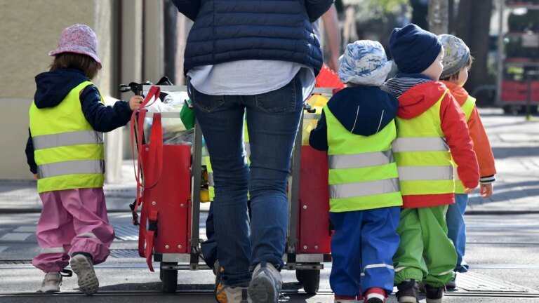 Die Kita-Sparmaßnahmen dürften erst der Anfang sein – München