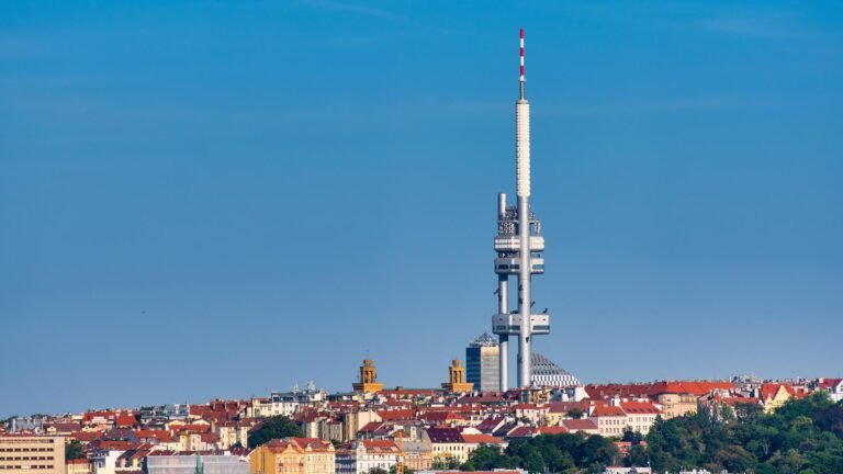 Einschnitte im Rundfunk – Tausende demonstrieren in Tschechien für Medienfreiheit