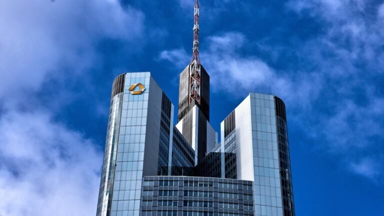 Commerzbank weist Unicredit-Angebot als unattraktiv zurück