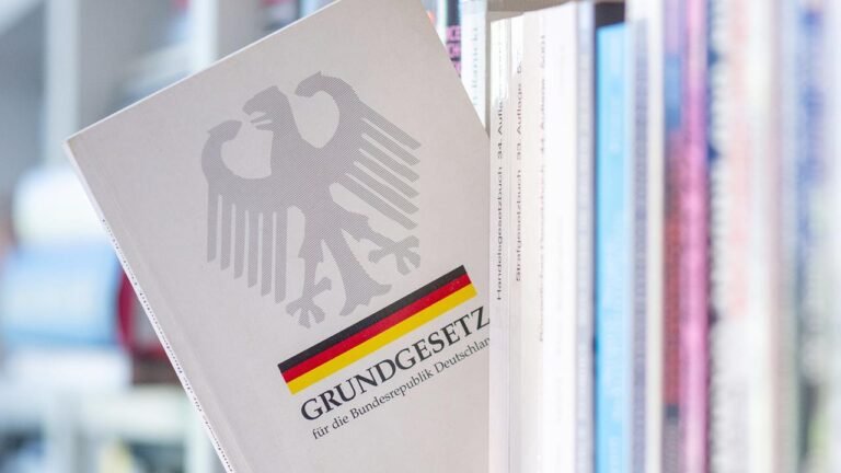 Was steht im Grundgesetz – und wie ist es entstanden?