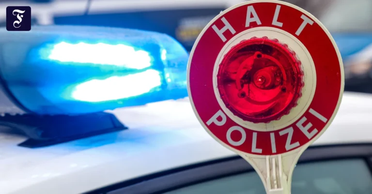 Limburg: Hochzeitskorso mit mehr als 20 Autos blockiert die A3
