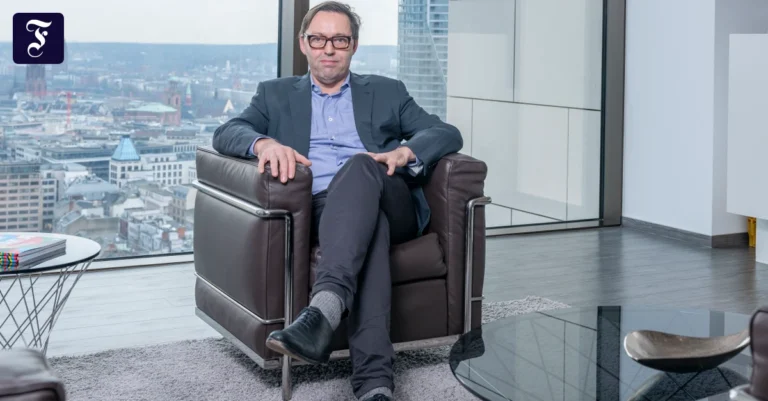 Roland Berger-Chef: „Die KI halluziniert zu viel“