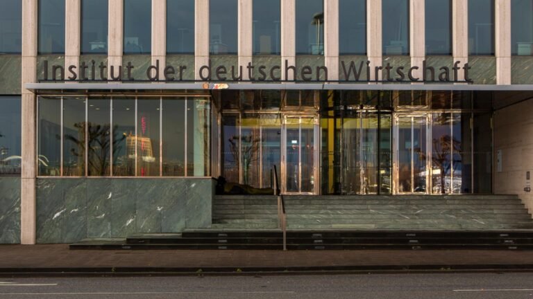 IW-Report – Beschäftigungslücke in MINT-Berufen kleiner geworden