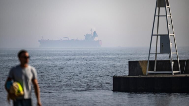 Südlich von Trelleborg – Offenbar Teil der russischen Schattenflotte: Schweden beschlagnahmt verdächtigen Tanker in der Ostsee