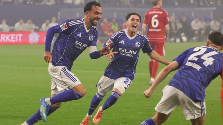 Aufstieg in die Bundesliga nach Sieg gegen Düsseldorf