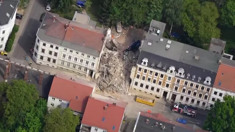 Hauseinsturz in Görlitz: Suche nach Vermissten ist wieder angelaufen