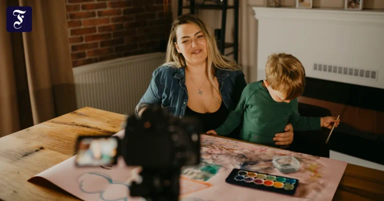 Warum Autorin Foresa Latifi Momfluencerinnen kritisiert