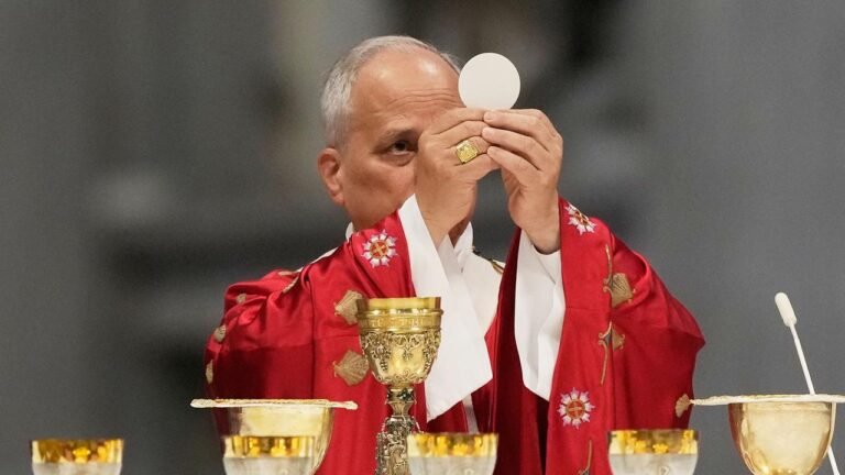 Papst Leo XIV. ruft in Pfingstpredigt erneut zu Frieden auf
