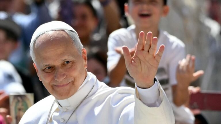 Papst Leo wird zum Ersthelfer