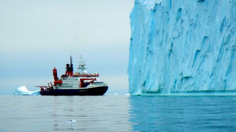 Forschungsschiff Polarstern: Klimaforscher unter Druck