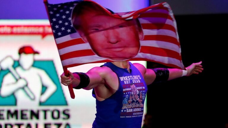 Das Prinzip „Kayfabe“: Wenn Politik zur Wrestling-Show wird