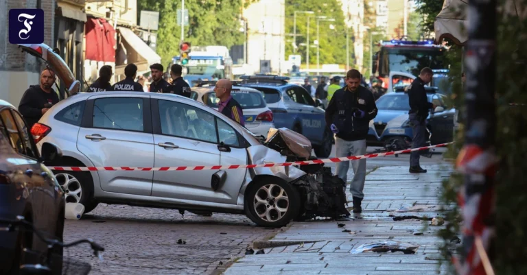 Italien: Auto rast in Menschenmenge