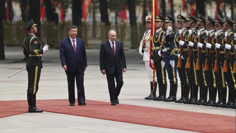 Xi empfängt Putin in Peking: Demonstrative Harmonie