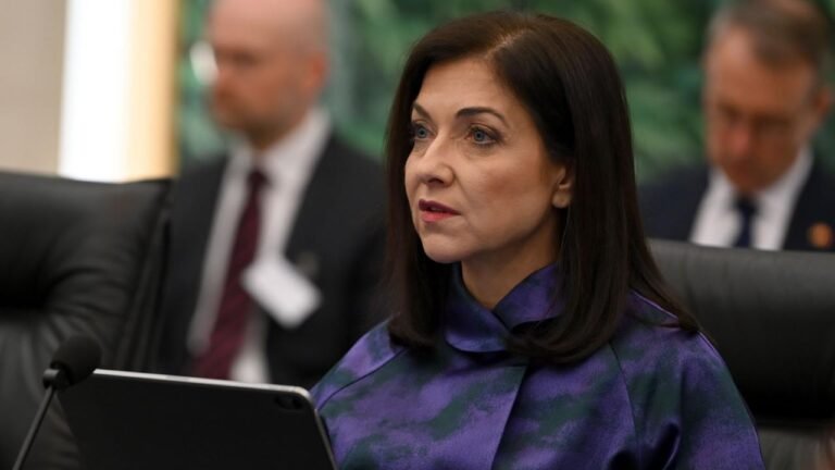 Wirtschaftsministerin in China – Reiche mahnt fairen Wettbewerb an