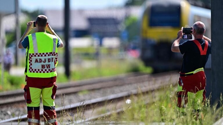 Mehrere Tote bei Kollision zwischen Zug und Schulbus in Belgien