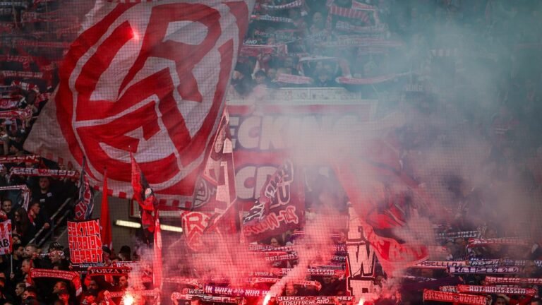 Wie Rechte zunehmend in die Kurven deutscher Fußballstadien drängen