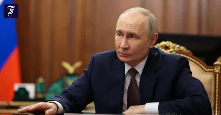 Liveblog Ukrainekrieg: Wer Putins Armee beitritt, hat keine Schulden mehr