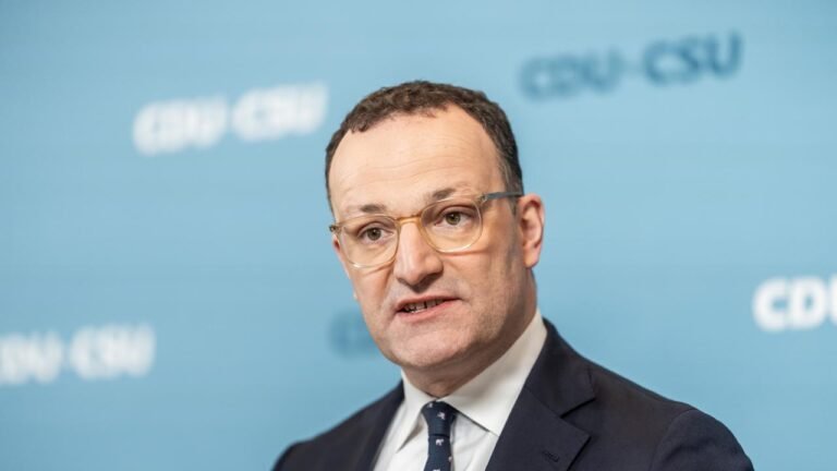 Spahn will Verzicht auf Diätenerhöhung an Krankenkassen-Reform koppeln
