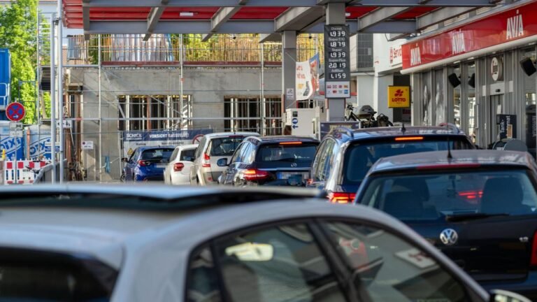 Tankrabatt drückt Spritpreise laut ADAC trotz Mittagssprung