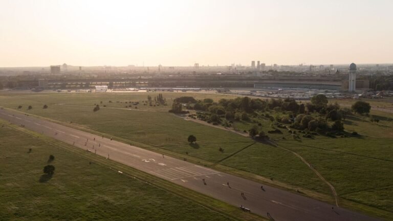 Berlin könnte Tempelhofer Feld am Rand bebauen