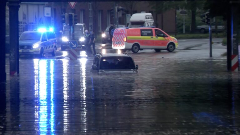 Gewitter – Unwetterfront zieht über Teile Westdeutschlands