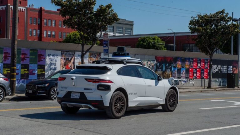 Waymo-Robotaxis haben Problem mit überfluteten Straßen