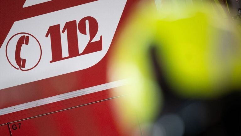 Feuerwehreinsatz: Brand im Industriegebiet – tote Person gefunden