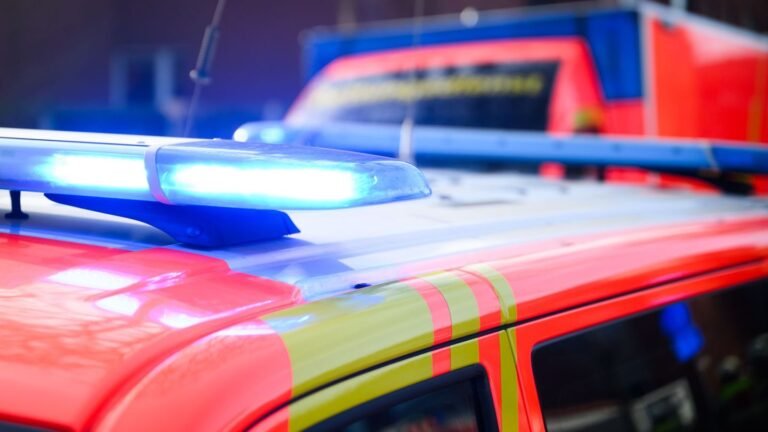 Kriminalität: Streit vor Bar: 22-Jähriger durch Messerstiche verletzt