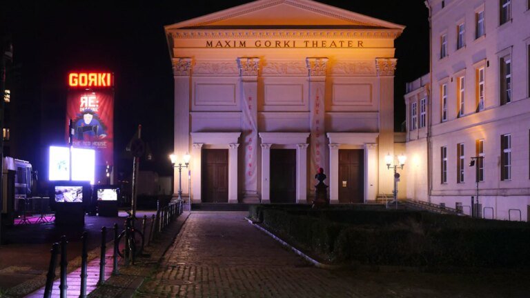 Gorki-Theater Berlin: Von der Politik im Stich gelassen – Kultur