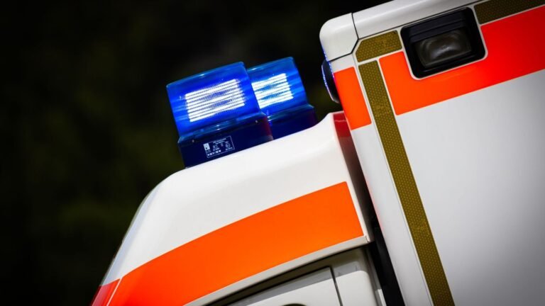 Schwerer Verkehrsunfall: Vier Schwerverletzte bei Frontalzusammenstoß in Gera