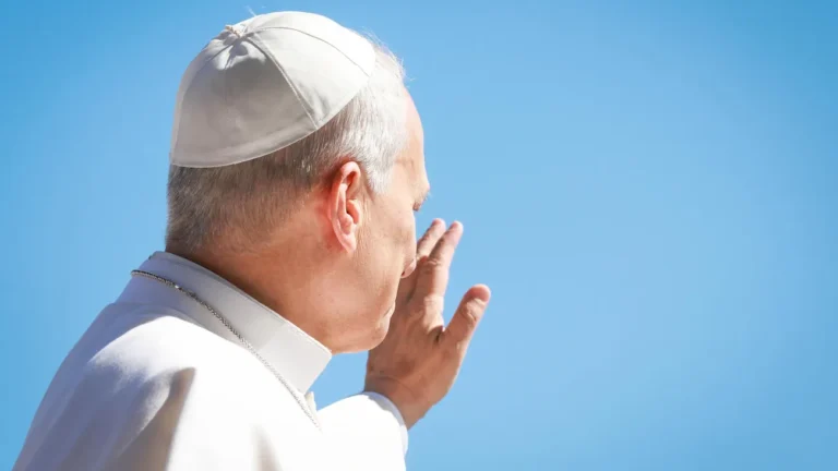 KI-Regulierung in den USA: Trump und der Papst haben KI-Sorgen. Die sind nur grundverschieden