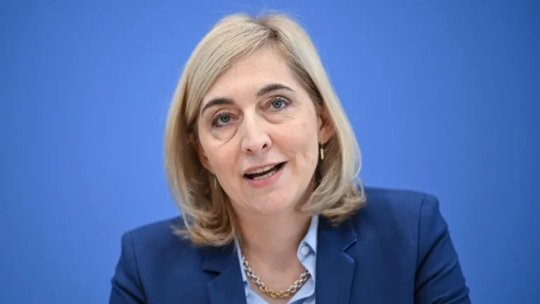 Pflegereform: Warken will Beitragsbemessungsgrenze bei Pflegeversicherung anheben