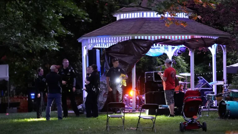Notfälle: Mindestens zwölf Verletzte nach Schüssen bei US-Festival