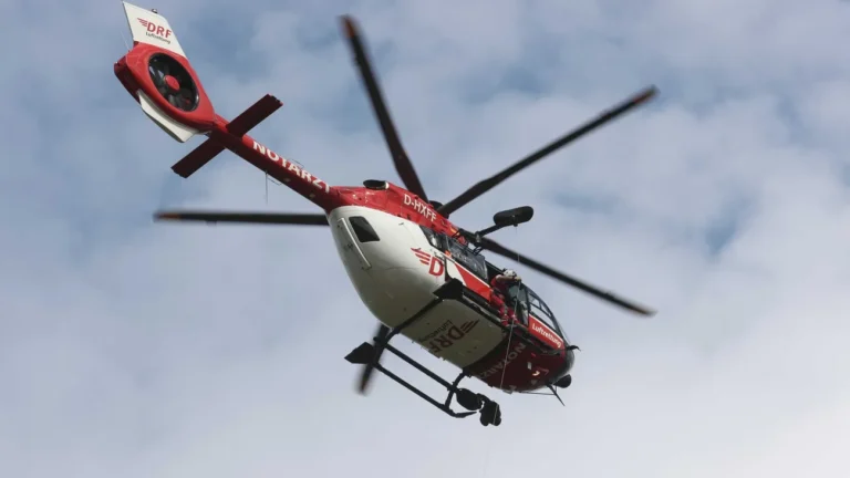 Deichsel gebrochen: Mehrere Verletzte bei Unfall mit drei Pferdekutschen