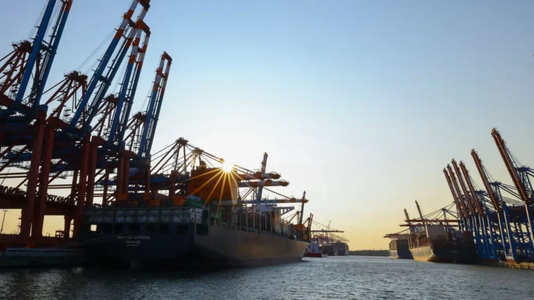 Exporte: Deutsche Exporte stiegen im April trotz Irankrieg