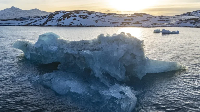 Eisberge vor Grönland: Erderwärmung sorgt für instabile Gletscher in der Arktis
