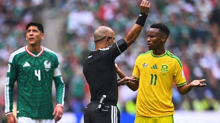 Englische Ansage von WM-Schiri wird Netz-Hit in Brasilien