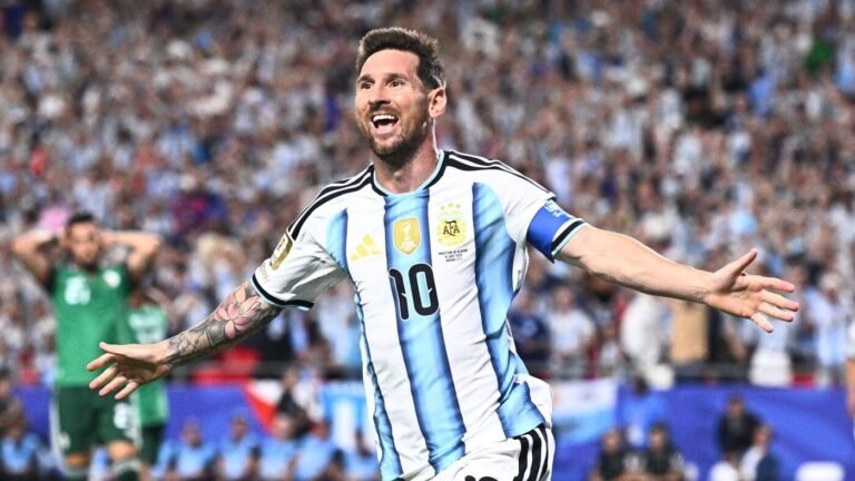 Fußball: Messi mit Dreierpack: Jetzt mit Klose WM-Rekordtorschütze