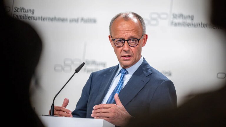 Friedrich Merz bei Familienunternehmern in Berlin: Forderung nach mehr Unterstützung – Politik