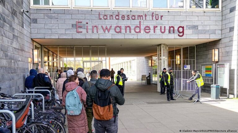 Asylanträge in Deutschland auf historischem Tiefstand