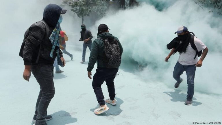 Proteste in Mexiko-Stadt eskalieren vor WM-Start