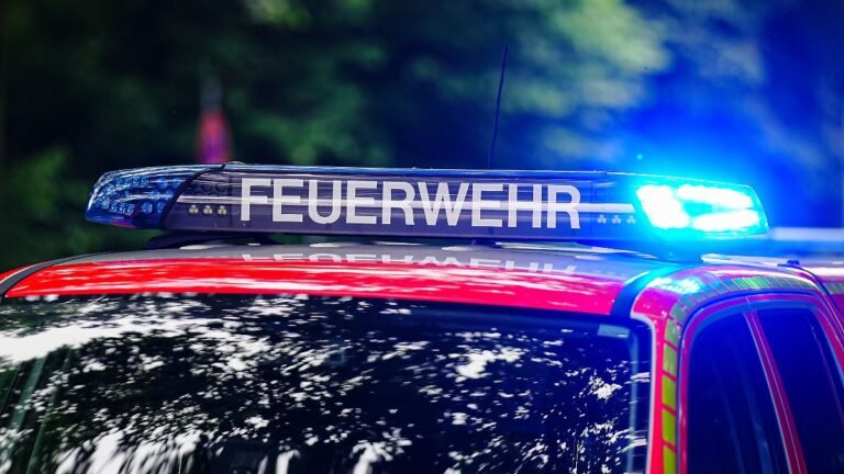 Bei Einsatzfahrt geblitzt: Gericht kippt Bußgeld für Feuerwehrmann