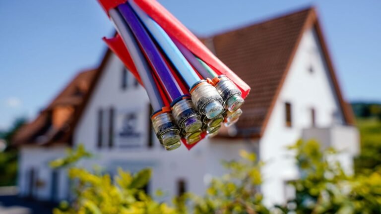 Vermeintlicher Handlungsdruck: Glasfaseranschluss in Gefahr? Bei Anschreiben Ruhe bewahren