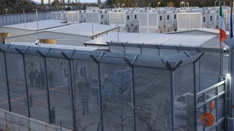 EU beschließt Abschiebezentren: Migrationsforscher befürchten „Rückführungen um jeden Preis“