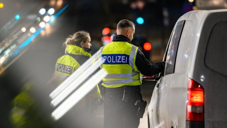 Liveblog zur Bundesregierung: Brüssel sieht deutsche Grenzkontrollen nicht genug begründet – Politik