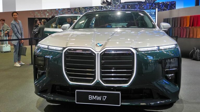 BMW senkt Prognose wegen China-Krise und Iran-Krieg