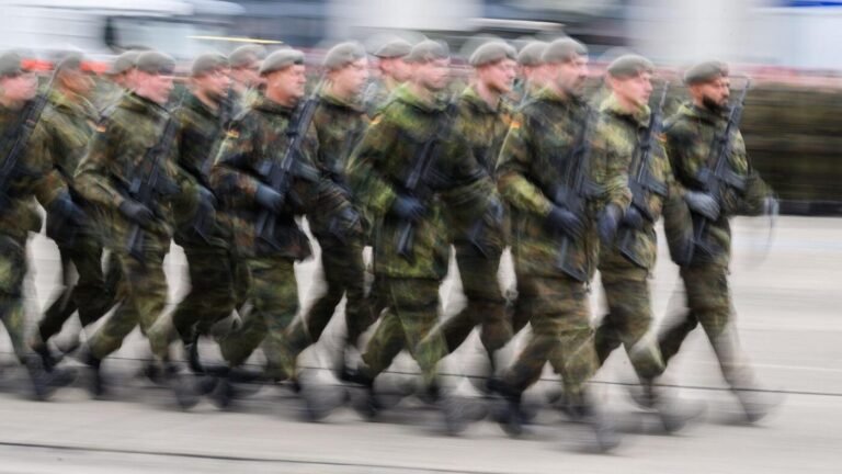„Sollte nicht Standard sein, Menschen zu töten“: So emotional diskutiert eine Berliner Schule den Wehrdienst