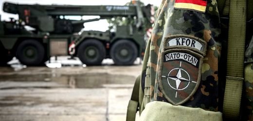 Bundeswehr: Bundestag verlängert Einsätze in Bosnien und im Kosovo