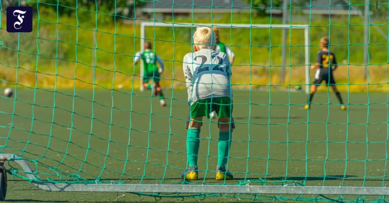 DFB-Nachwuchsdirektor Hannes Wolf weiß, was in Deutschland fehlt